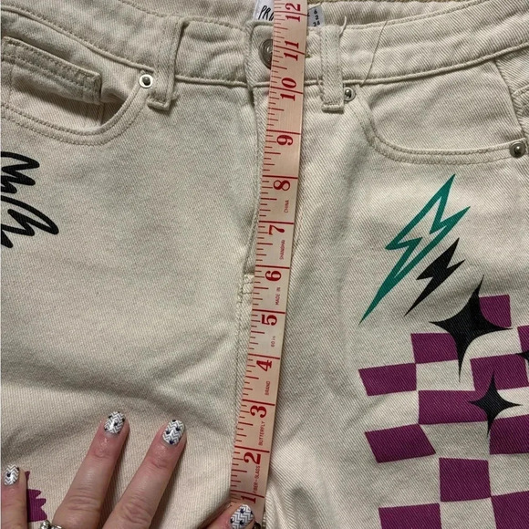 Princess Polly Painted Checkered Graffiti Jeans Size 6 Raw Hem Denim Beige Wide - Picture 5 of 6